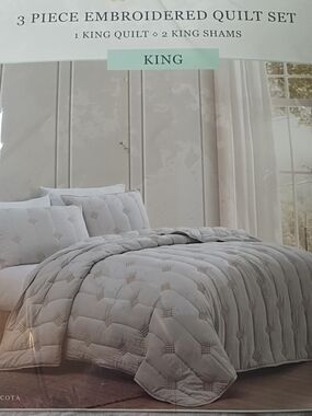 Nola 3pc Embroidered Quilt Set
